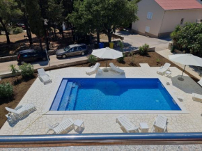 Pool House Viro In Center Novalja